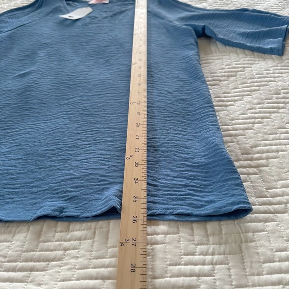 NWT C+D+M Collection Cold Shoulder 3/4 Sleeve Top Blue Size Medium - Picture 6 of 6
